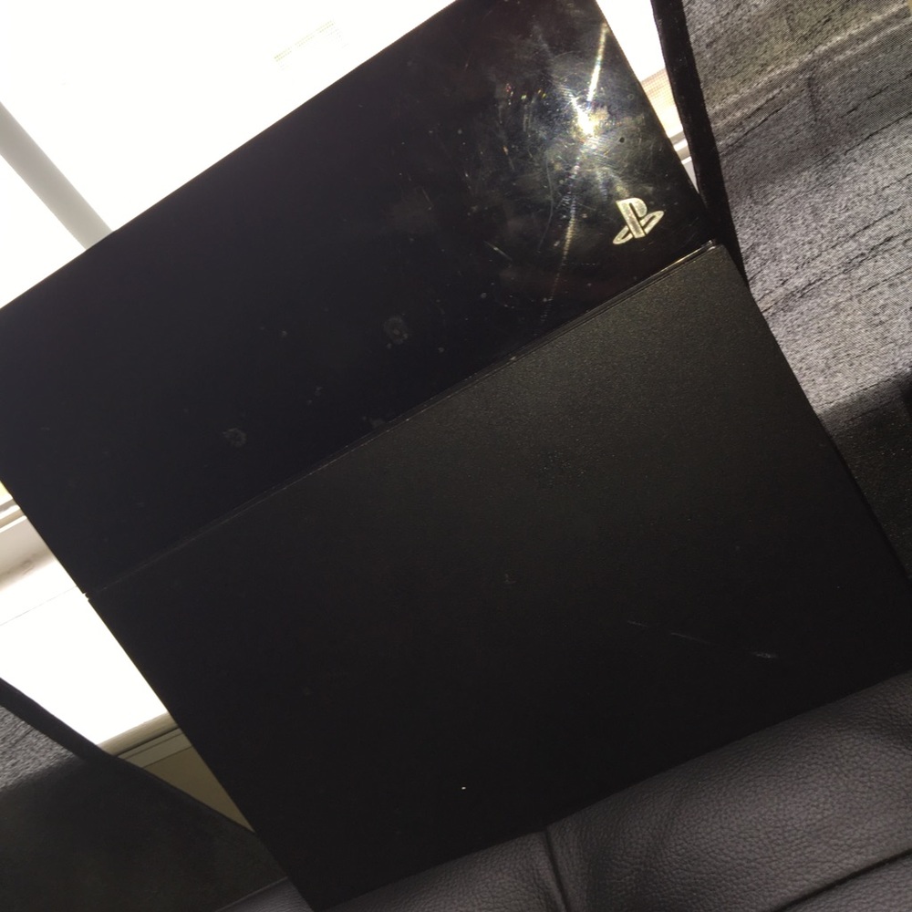 Playstation 4 (Hdmi port needs fixing)